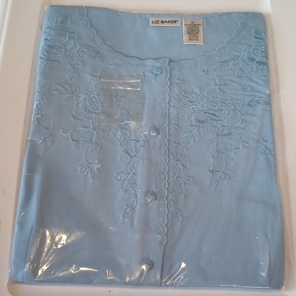 - Liz Baker size 16 blue lace long sleeve shirt (ROX113)